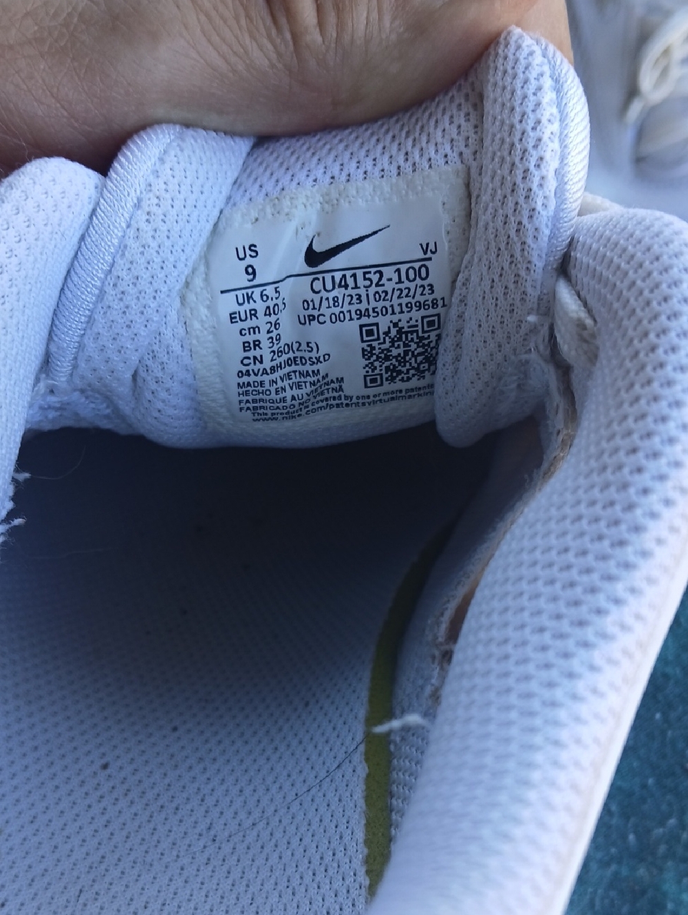 Nike Air White Sneakers Size 9 - Picture 5 of 5